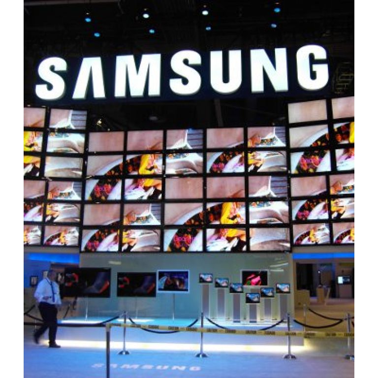 Samsung  comienza a despedirse del El LCD.